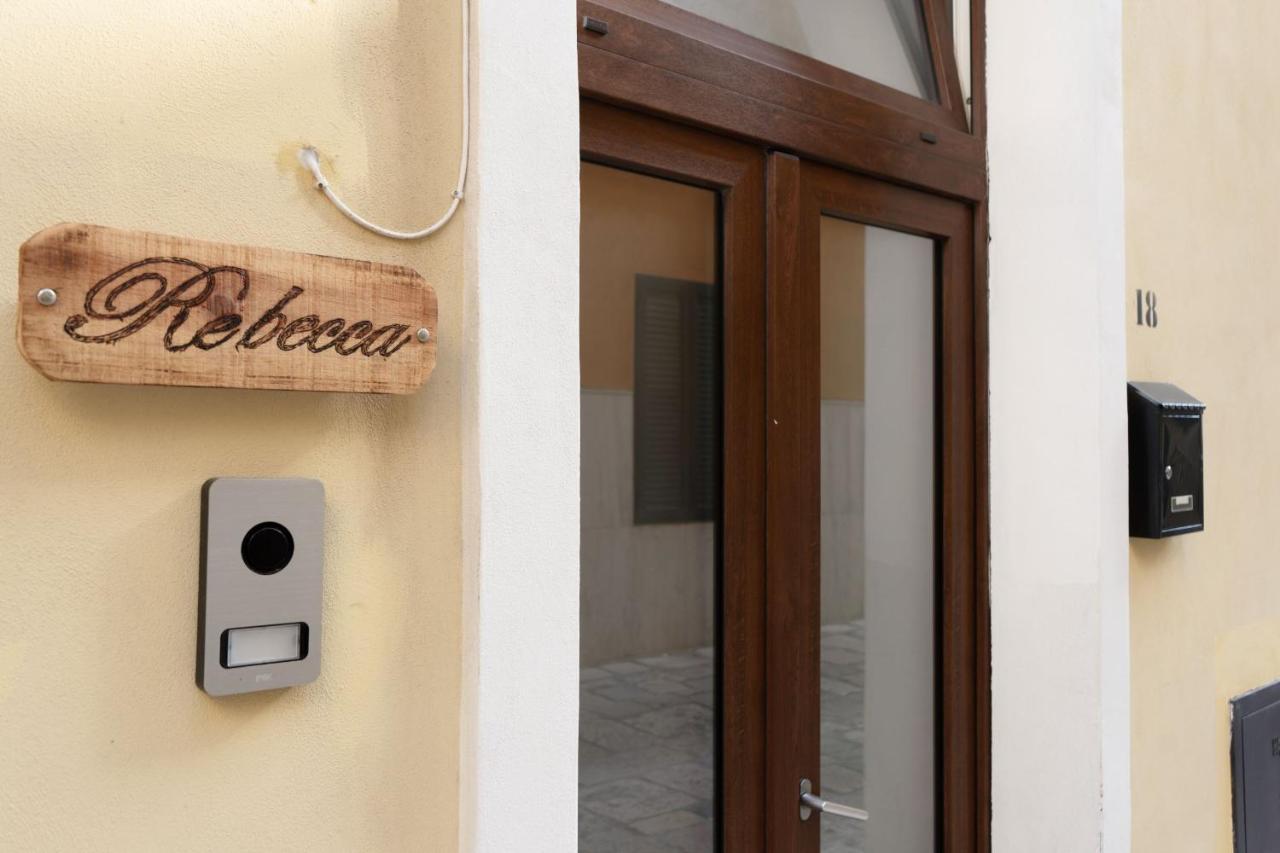 Casa Rebecca Apartment Бриндизи Екстериор снимка